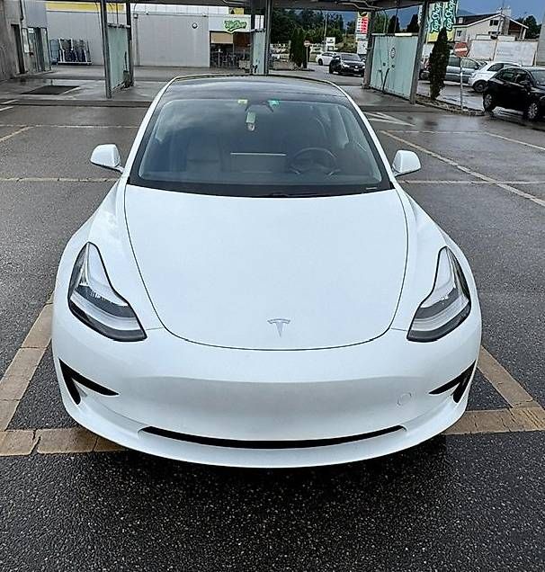 Autos: Top Zustand: Tesla Model 3 – Gebraucht aus Herzogenbuchsee von Romenski