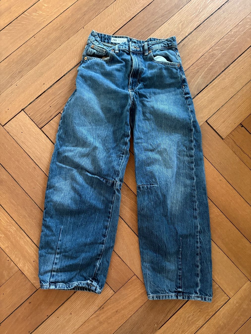 Zara Jeans: ZARA Barrel Jeans Gr. 32 – Gebraucht aus Zürich von triangular