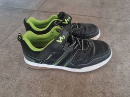 Turnschuhe Grösse 34