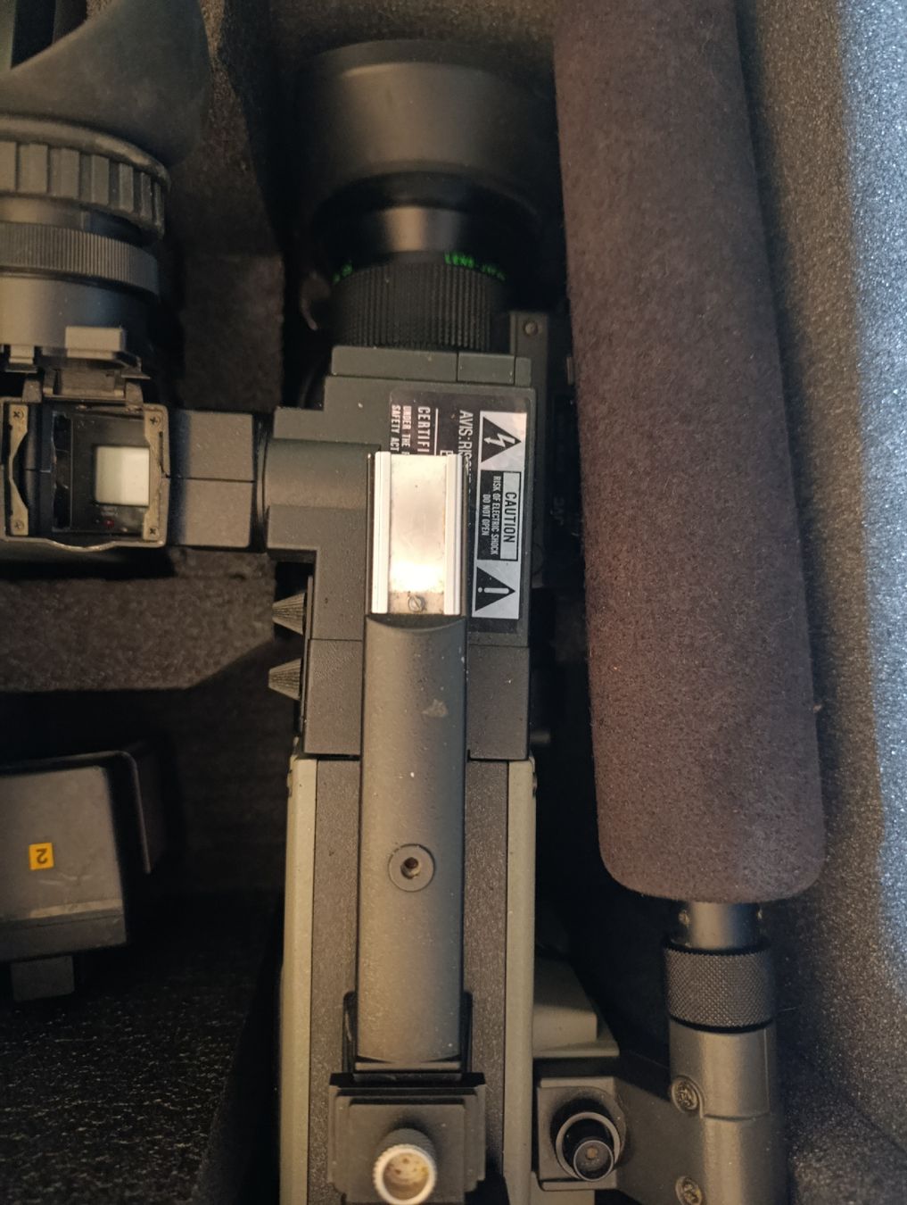 JVC Camcorder: Caméra Vidéo JVC Professionnelle - Vintage et Complète – Gebraucht aus Develier von chr_s2d2 2