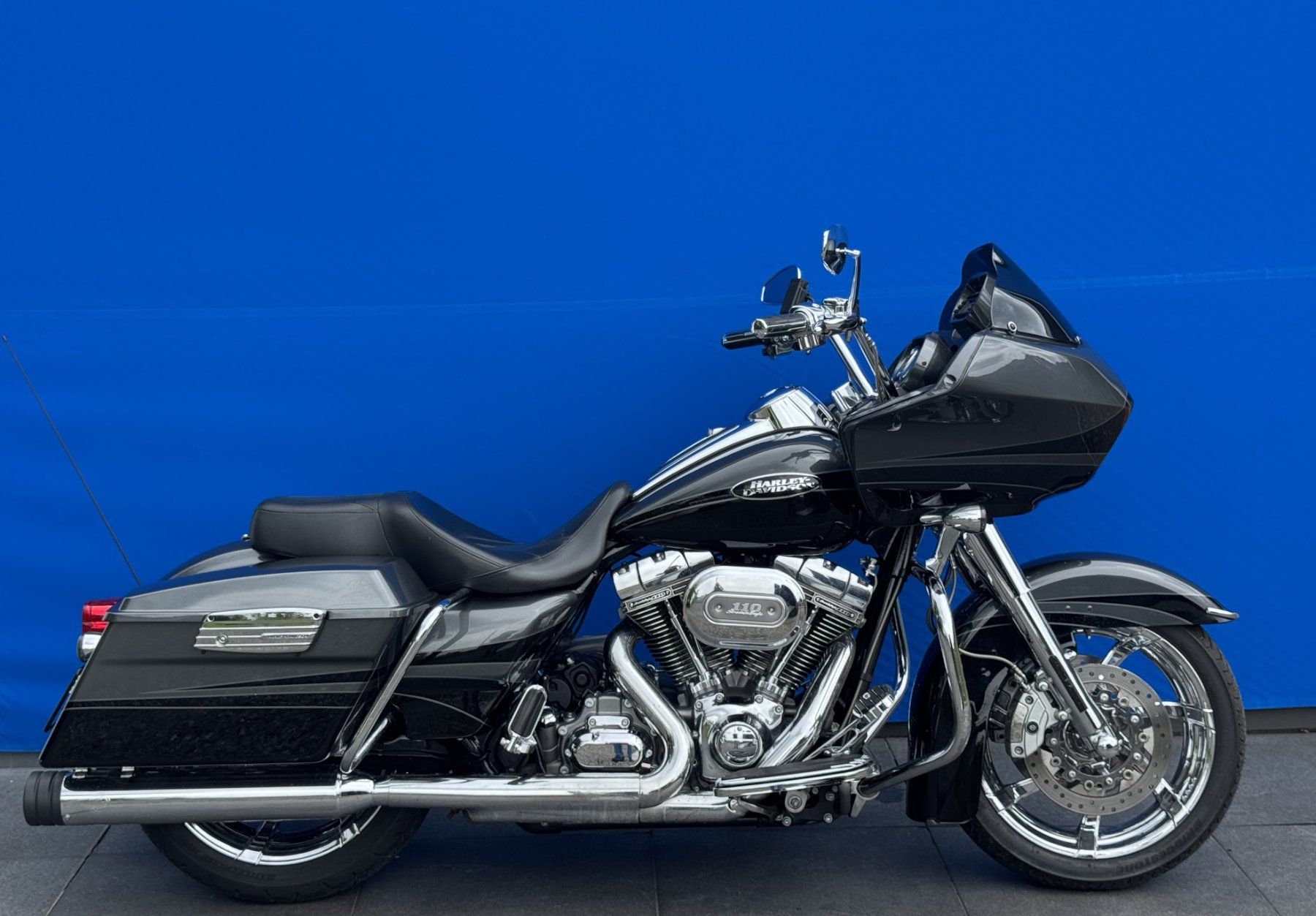 Harley-Davidson Touring: HARLEY-DAVIDSON FLTRXSE Road Glide Custom ABS CVO – Usato da Escholzmatt venduto da Wikinger11 1