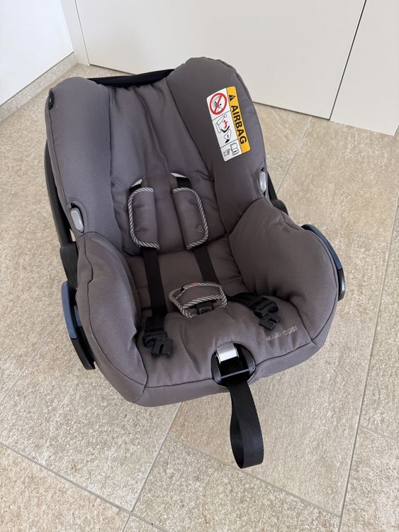 Maxi-Cosi Sièges auto: Maxi Cosi Babyschale Grau - Sicher und Bequem für Ihr Kind! – D'occasion à Aesch BL par Oemsen 1