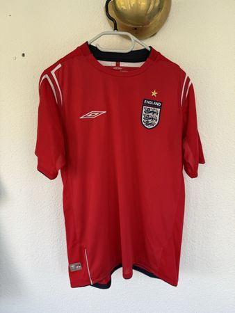 Maillot de foot Umbro Angleterre rouge état correct