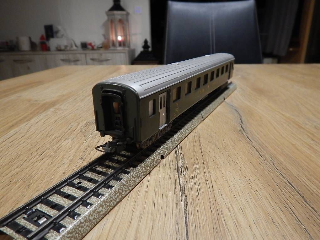 Modelleisenbahnen: SBB 2. Klasse Wagen  – Gebraucht aus Frutigen von Tony1813 1