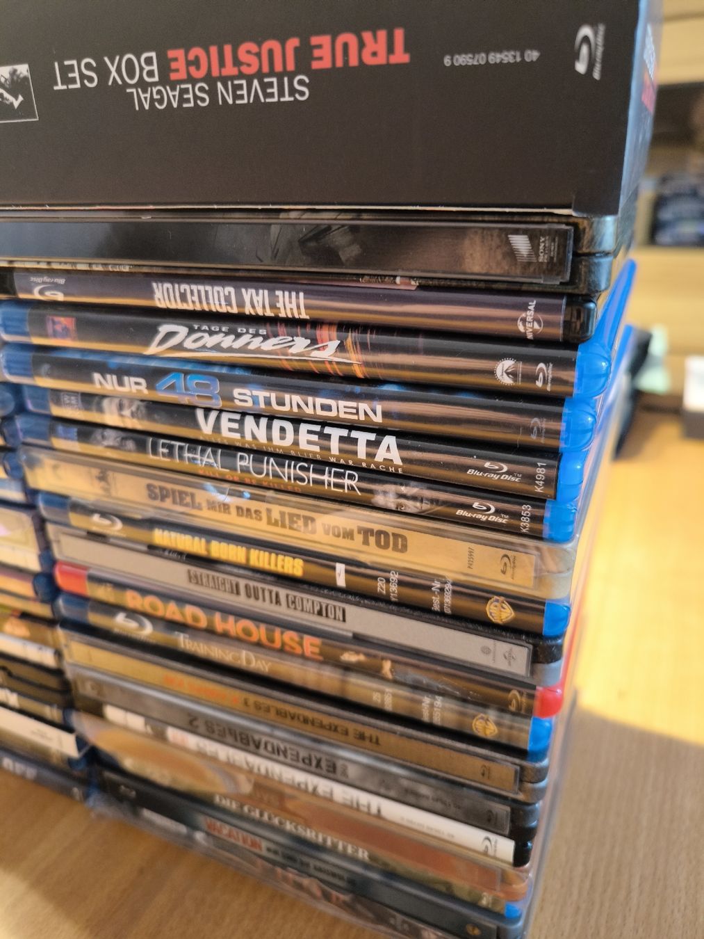 Tous les DVDs: Action Mega Blu-Ray Bundle – D'occasion à Dürnten par Nexomynon 2