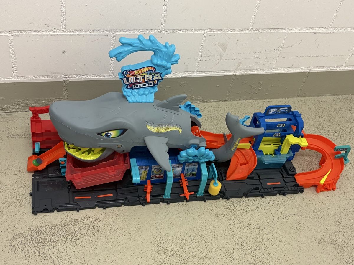 Hot Wheels Jouets: Hot wheels ultra lavage shark – D'occasion à Glattpark(Opfikon) par Moira88