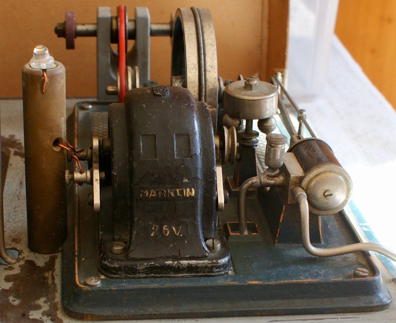 Märklin Kit di modellismo & Modellini statici: Machine à vapeur Marklin Typ 2, année 1920, avec dynamo – Usato da Morrens VD venduto da alain50 5