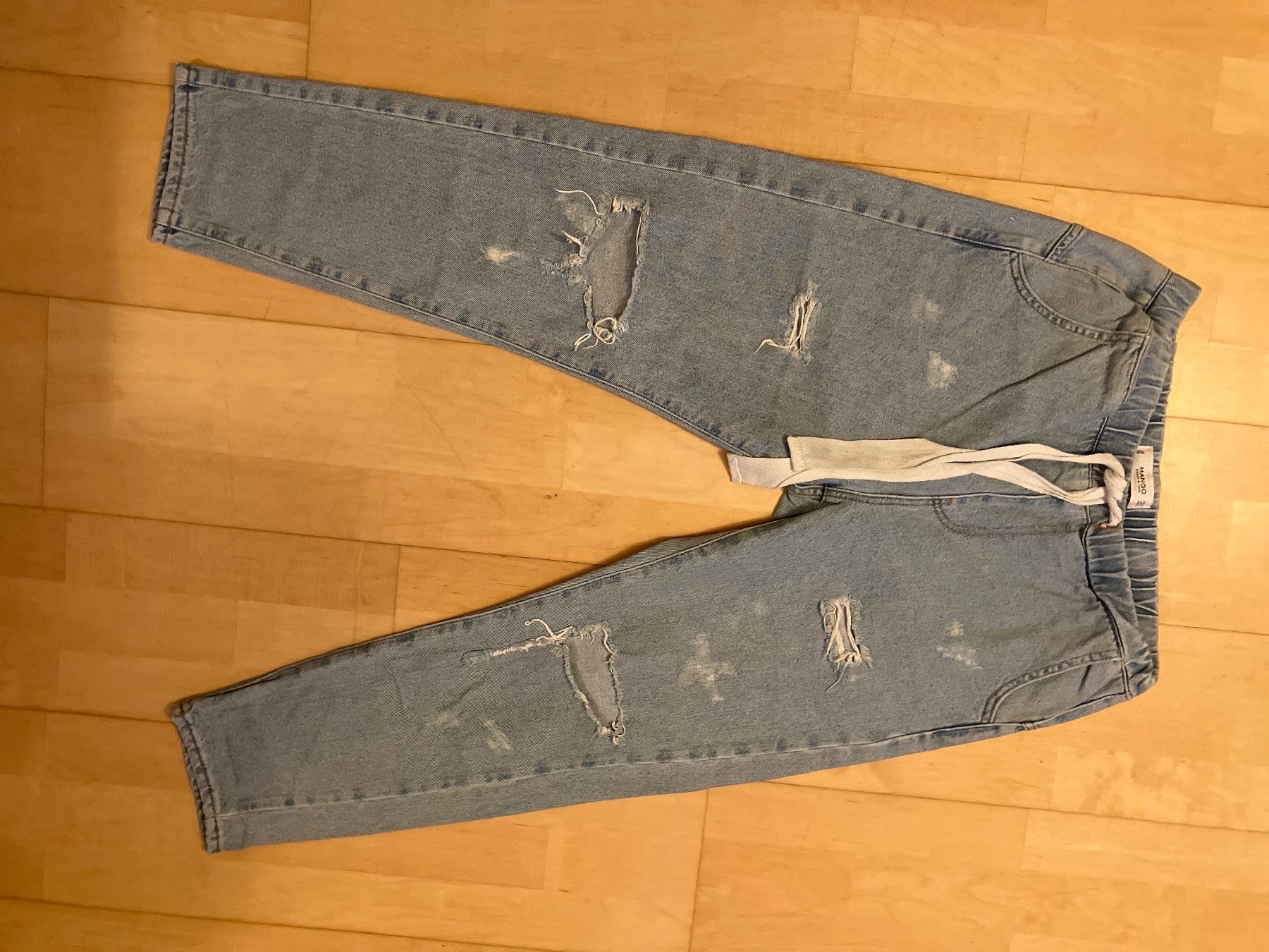Mango Jeans: Jeans hellblau mit Löchern – Gebraucht aus Esslingen von 2ze