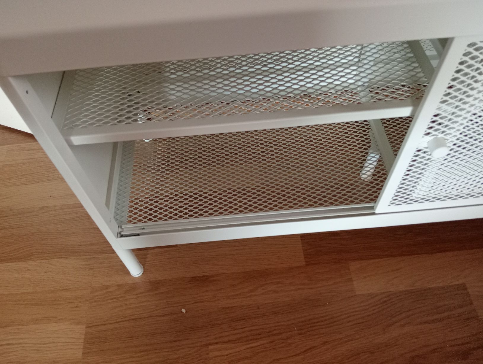 Ikea Meubles TV: Sideboard weiss Metall – D'occasion à Einigen par tchalva 2