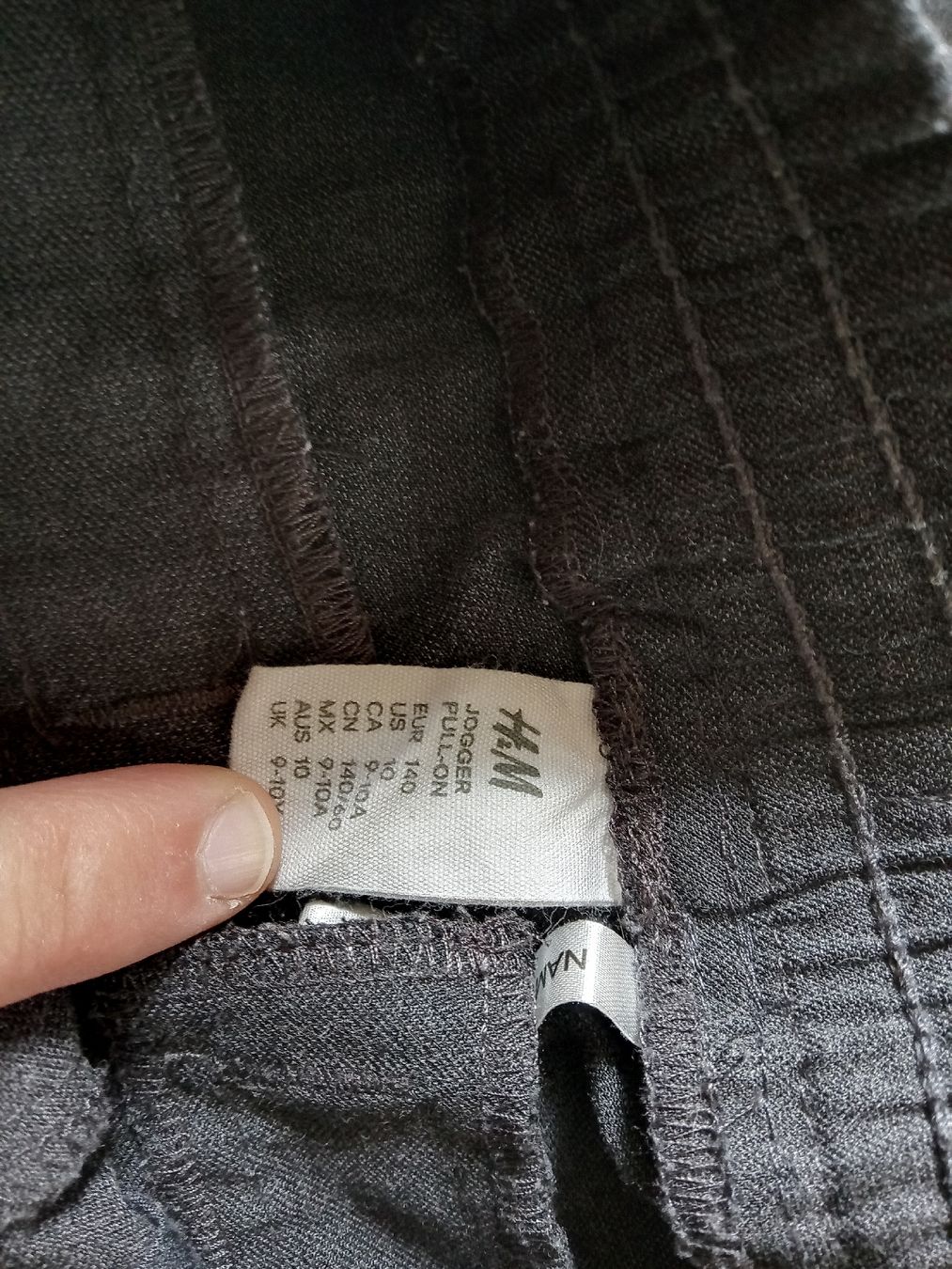 H&M Pantaloni: H&M Jogger Pull On Hose Jungs Gr. 140 gebraucht – Usato da Rehetobel venduto da Modi98 2