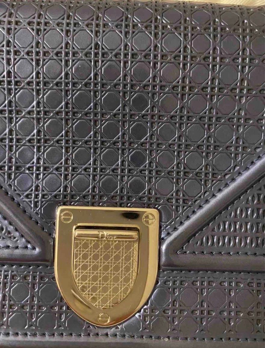 Dior Borse da donna: Sac Diorama Bleu Métallisé – Usato da Petit-Lancy venduto da lep_5vvn 6