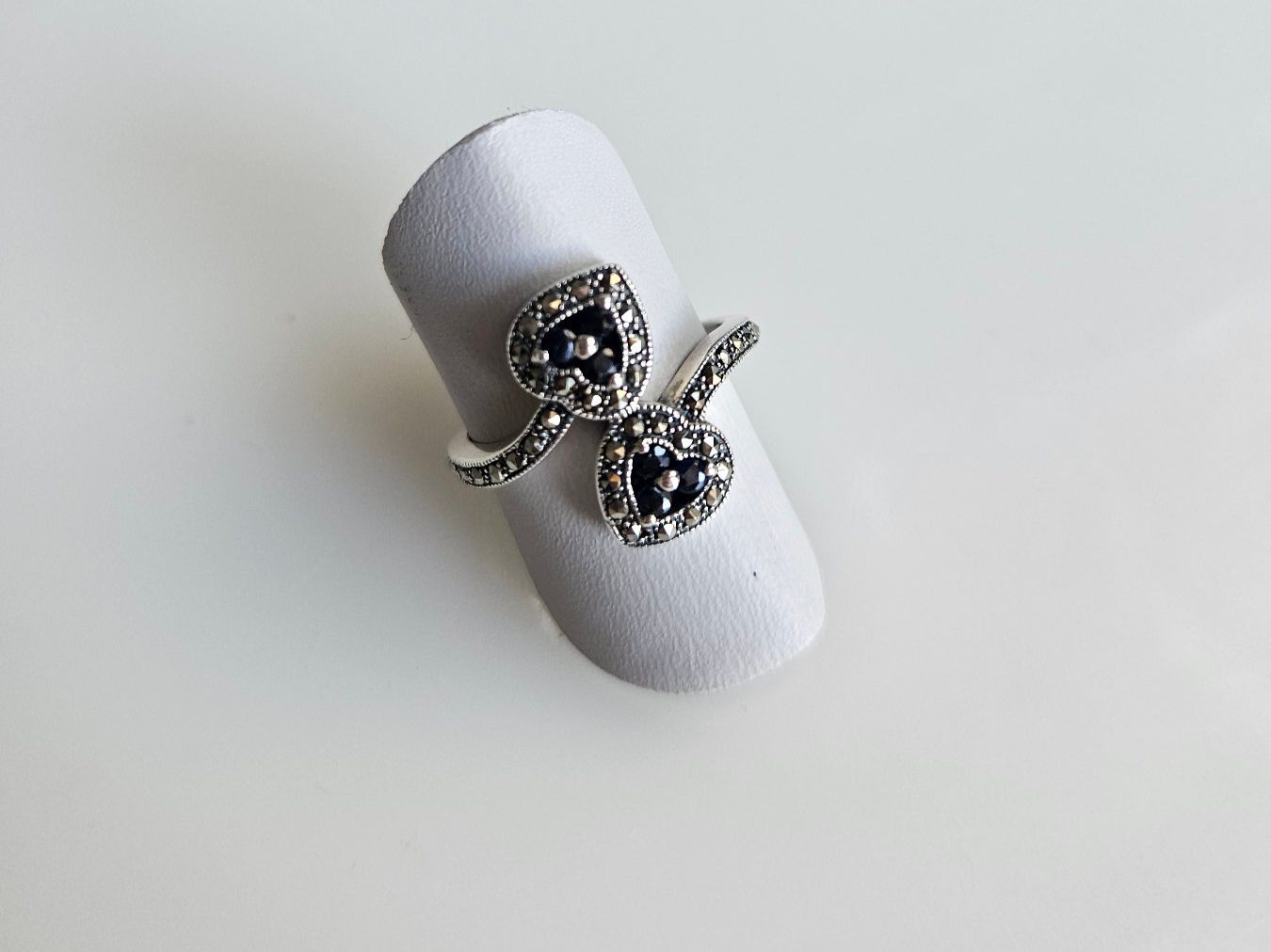 Ringe: Silberring mit kleinen Saphiren Grösse 54 – Neu (gemäss Beschreibung) aus Winterthur von ste_tcx5