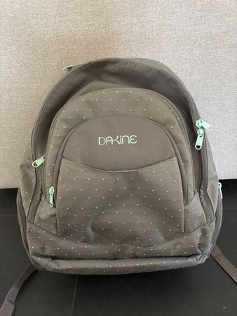 Dakine Rucksack, Grau mit Punkten, Top Zustand!