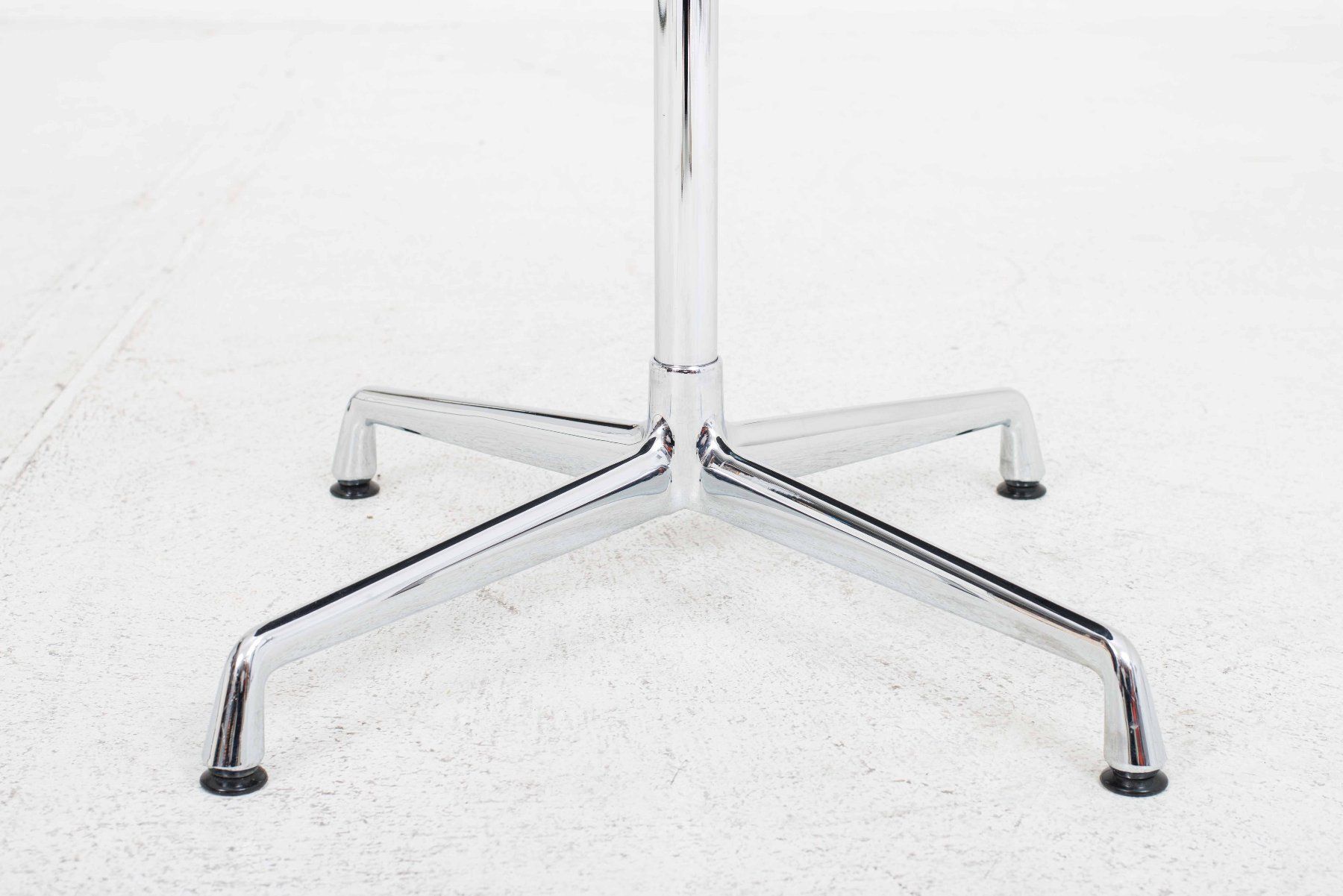 Vitra Tables: Vitra Contract Table von Charles & Ray Eames – D'occasion à Zürich par STUZH38 7