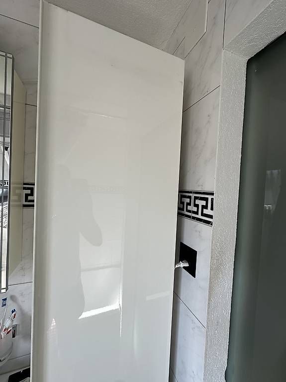 Armadi: Badschrank weiss glanz  – Usato da Muttenz venduto da anna123 2