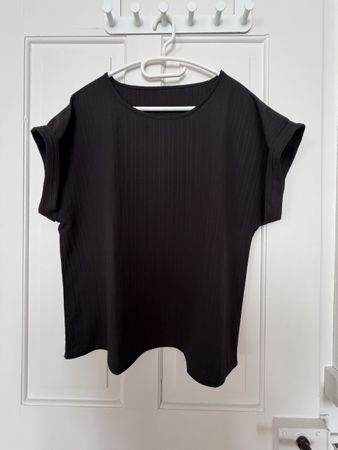 Schwarzes Shirt, Grösse L/ XL, Top Zustand, Sommer Sale!