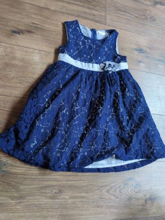 Schönes festliches Kleid Mädchen 110