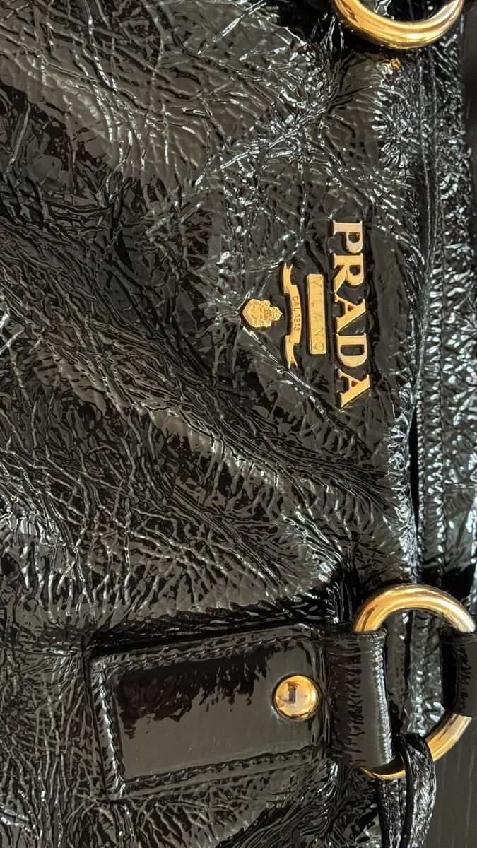 Prada Borse da donna: Black patent leather Prada handbag – Usato da Zürich venduto da IlonaM 1