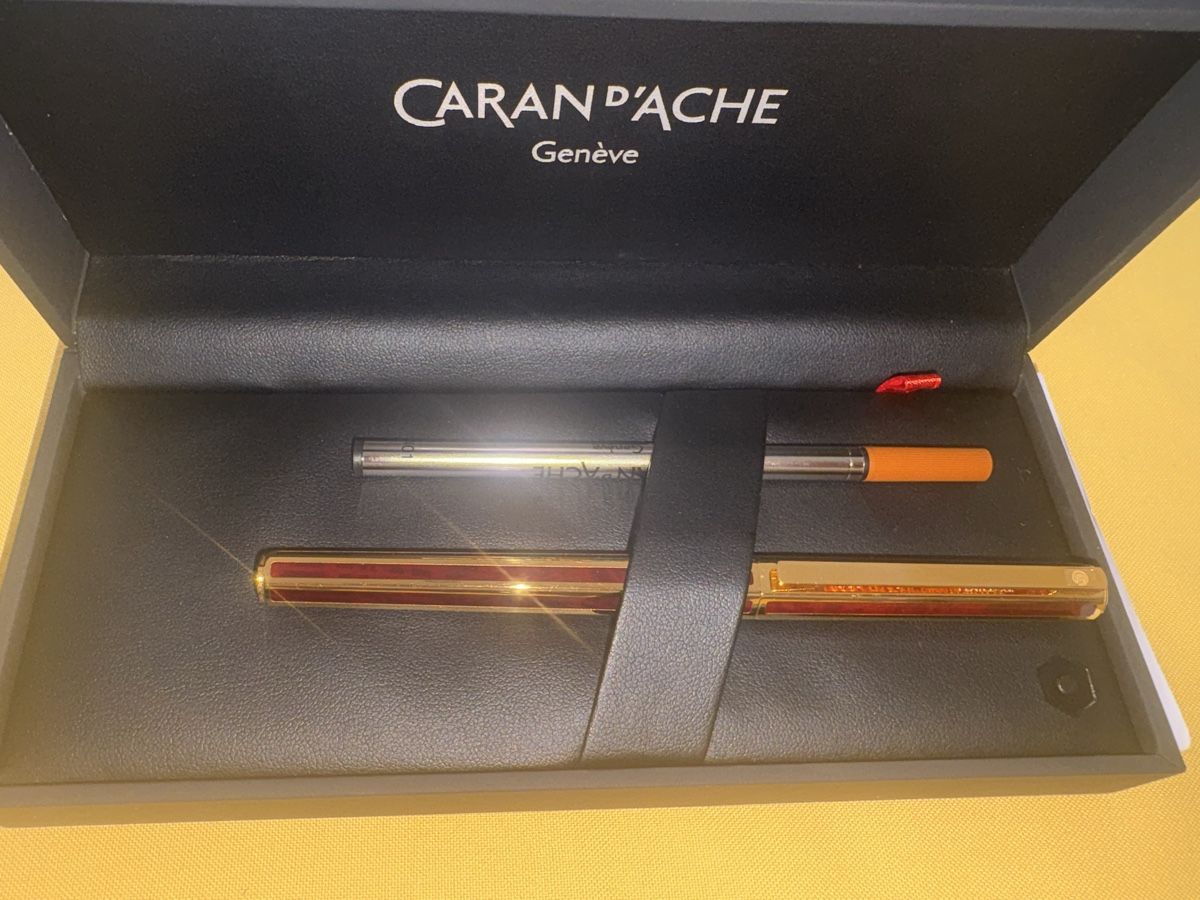 Caran D'Ache Penna & Evidenziatori: Caran D'Ache Hexagonal – Nuovo e nell'imballaggio originale da Lugano venduto da Edera49 1
