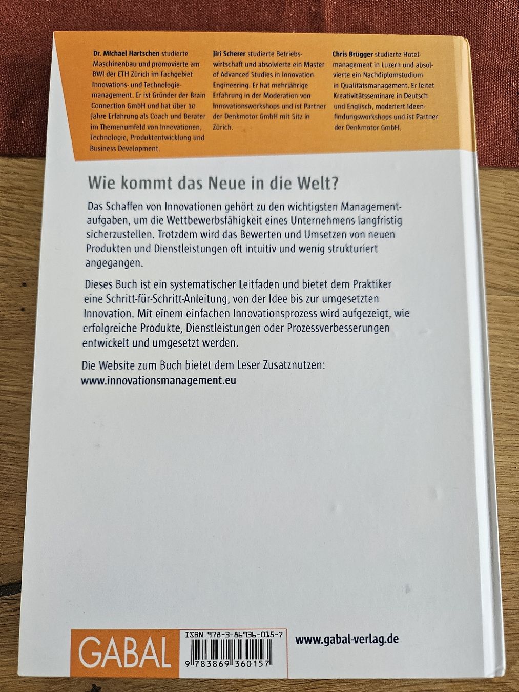 Libri: Innovationsmanagement - Die 6 Phasen - Michael Hartschen – Nuovo (secondo la descrizione) da St. Gallen venduto da Rebiili 1