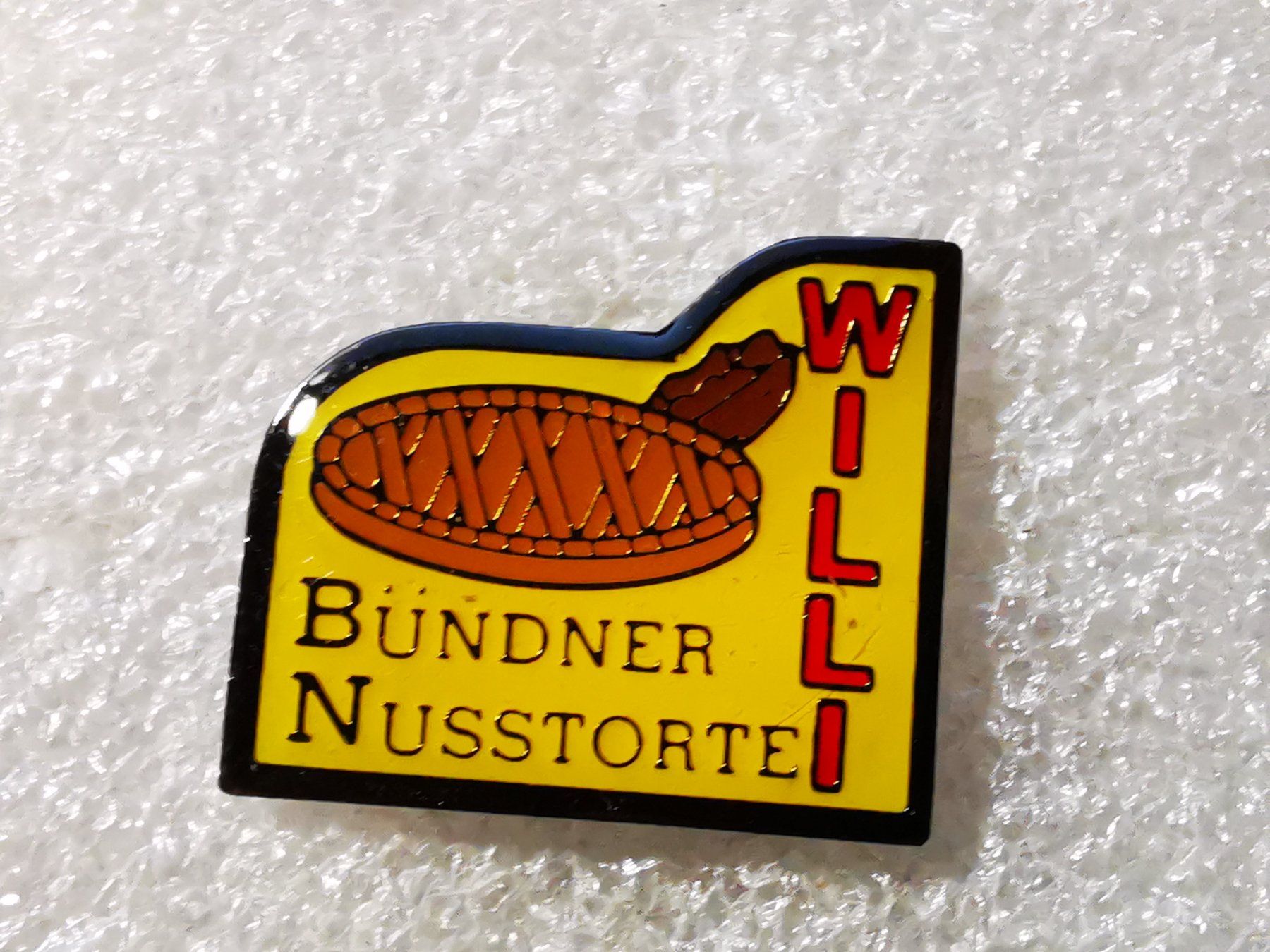 Placchette & Badge: Ansteckpin 34: Konditorei WIlli – Usato da Oppligen venduto da Pin-Fall-Shop