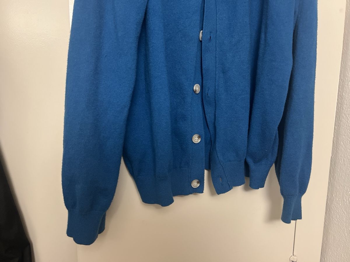 Pullover & Sweatshirts: Cardigan Sweater – Gebraucht aus Bern von fen_7rn8 1