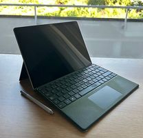 Microsoft Surface Pro 9 + Tastiera (Keyboard) + Penna (Pen)