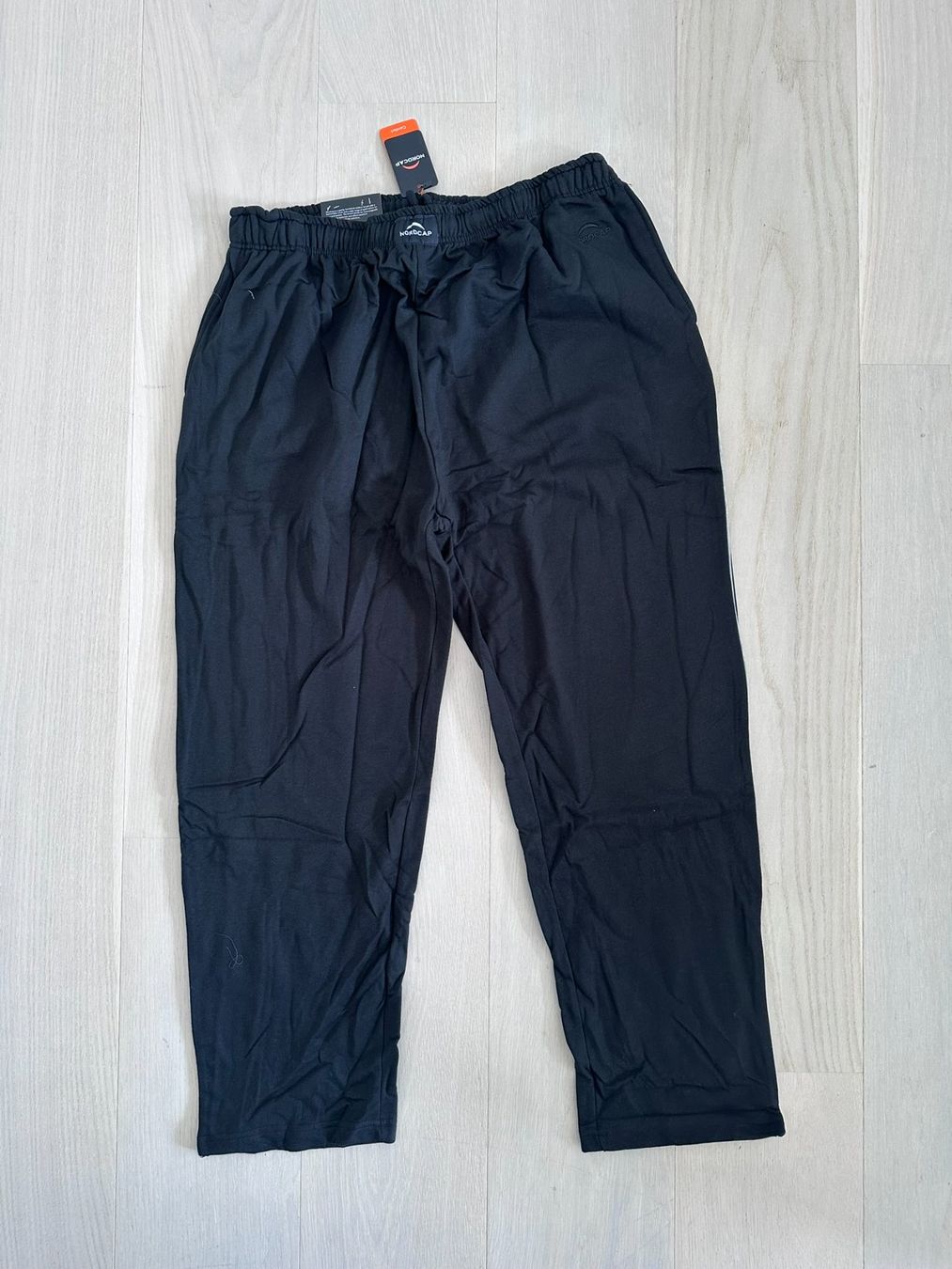 Pantaloni: Jogginghosen für Herren – Usato da Balzers venduto da NinaSprenger