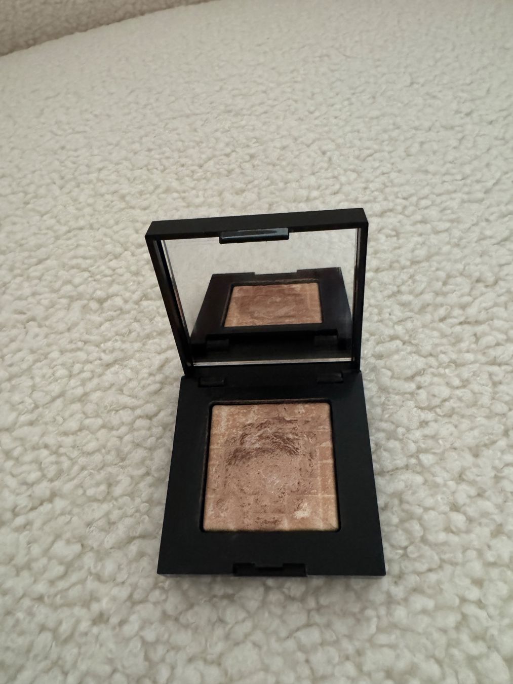 Make-up: Bobbi Brown, highlighting powder, pink glow – Usato da Basel venduto da Pacco09 3