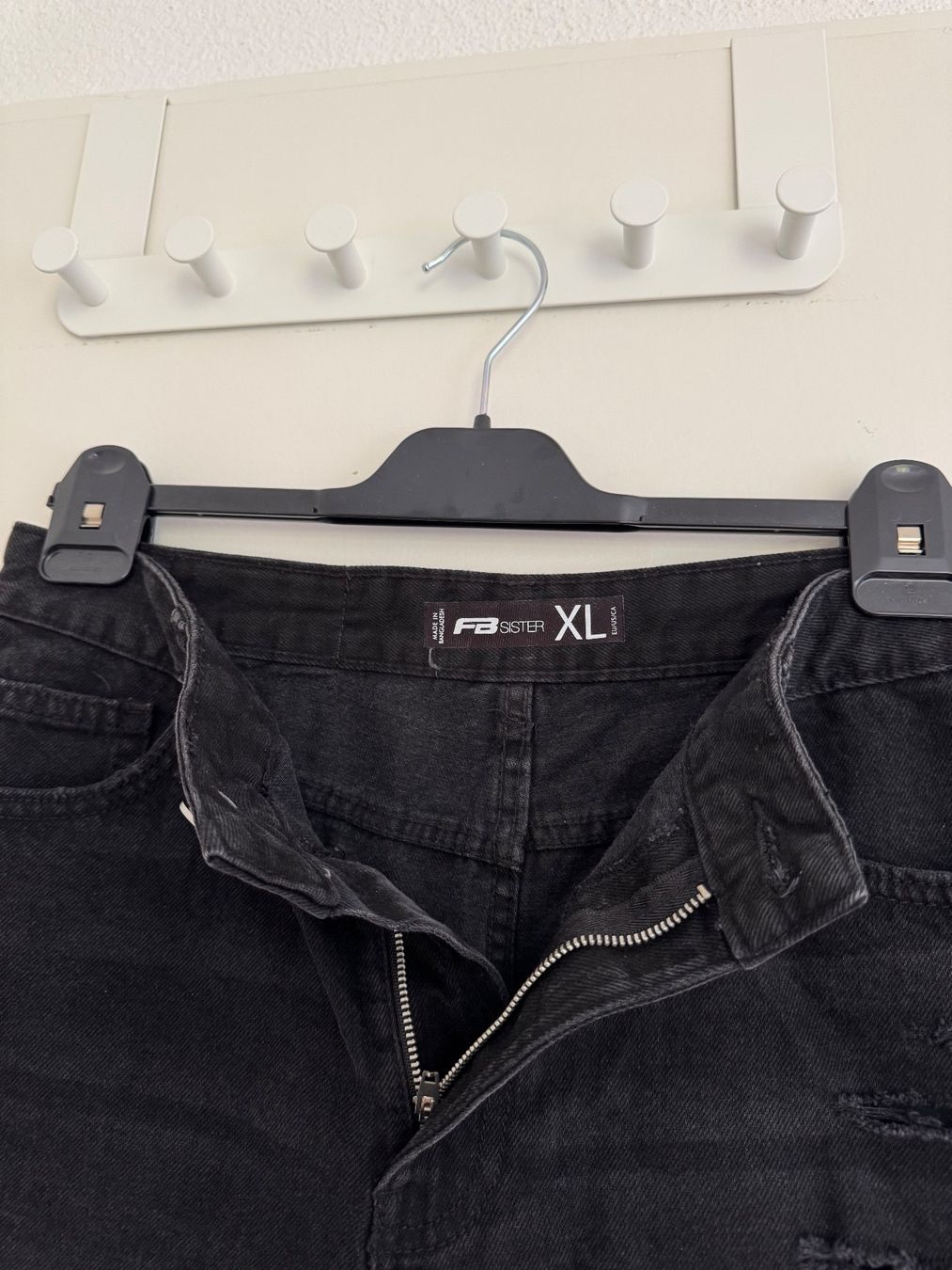 Jeans: Kurze Hose Jeans schwarz Grösse XL – Neu (gemäss Beschreibung) aus Bern von melaniezurbuchen 2