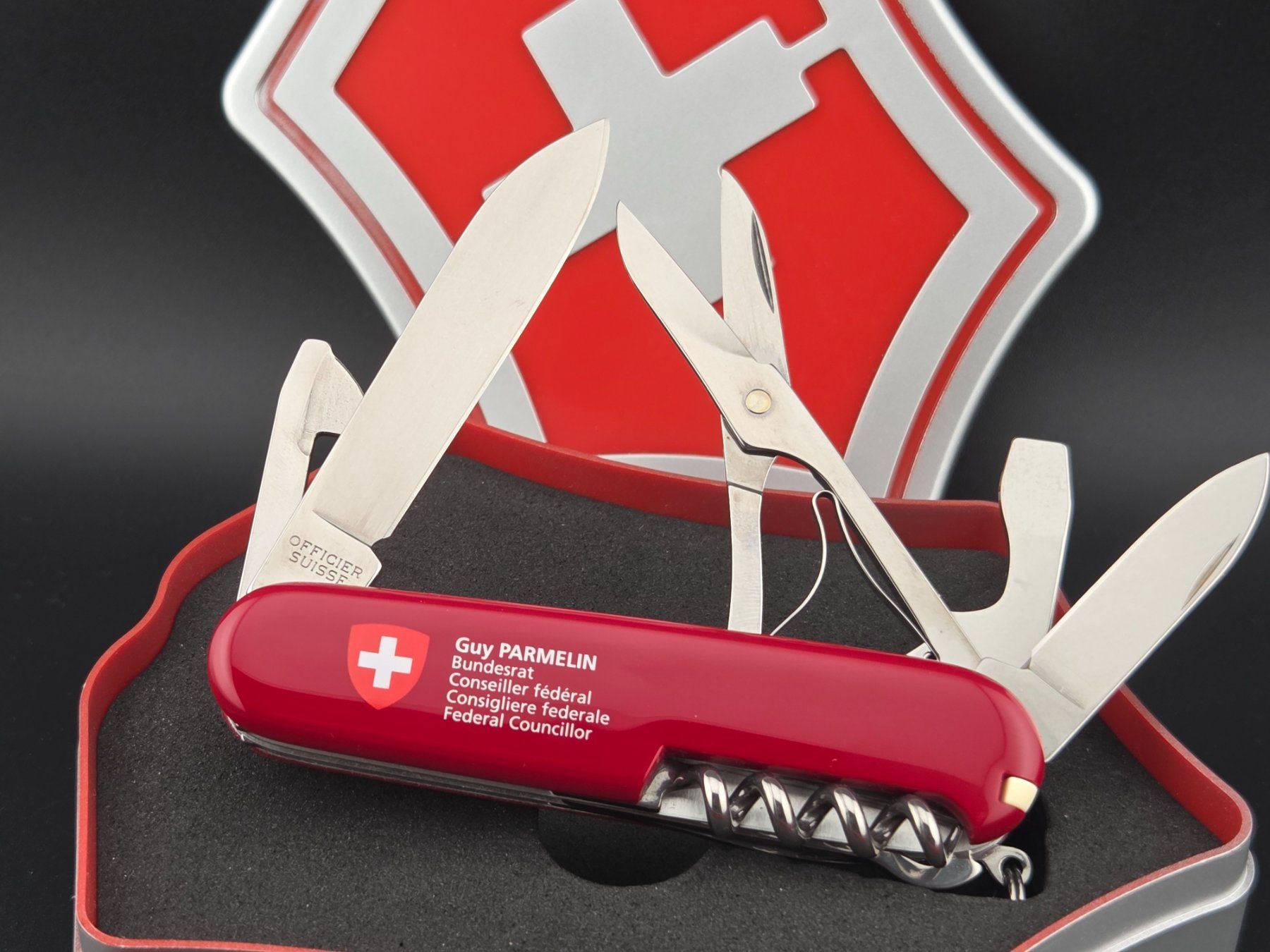 Victorinox Taschenmesser: Victorinox Climber "Bundesrat Guy Parmelin" mit Geschenkbox – Neu (gemäss Beschreibung) aus Agno von Gabbianonero 1