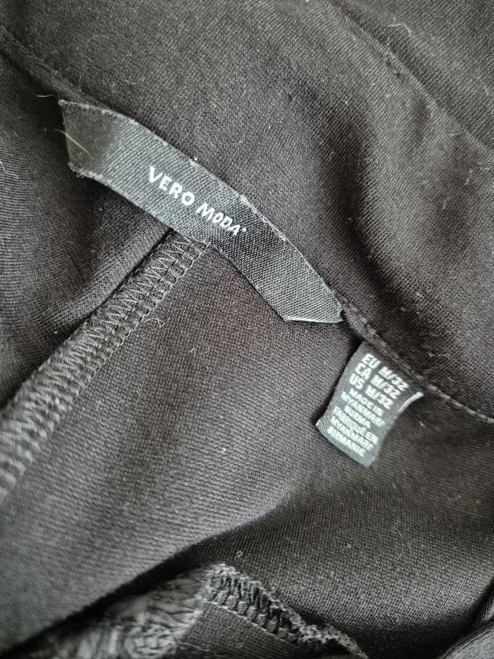 Vero Moda Hosen: Vero Moda Stoffhose, schwarz, Gr. M/32 – Gebraucht aus Känerkinden von melbaumg 2