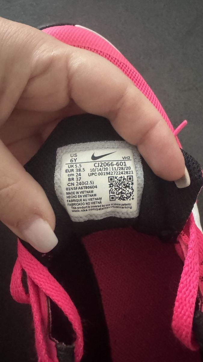 Nike Chaussures femmes: Nike Laufschuhe pink Grösse 38.5 – D'occasion à Dübendorf par lilmissprincess 3
