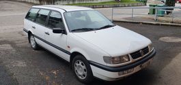 VW PASSAT KOMBI WEISS JG.1996 AB MFK UND SERVICE