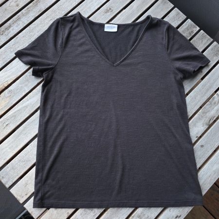 🐸 VILA T-SHIRT XS SCHWARZ MIT STRUKTUR V-NECK