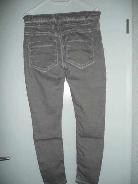 Jeans: Coole Jeans im Used-Look – Nuovo (secondo la descrizione) da Baar venduto da negombo 2