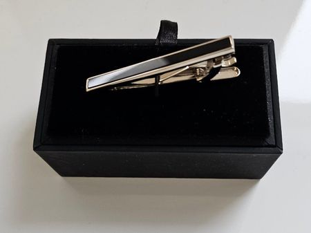 Krawattennadel neu und originalverpackt in Geschenksbox