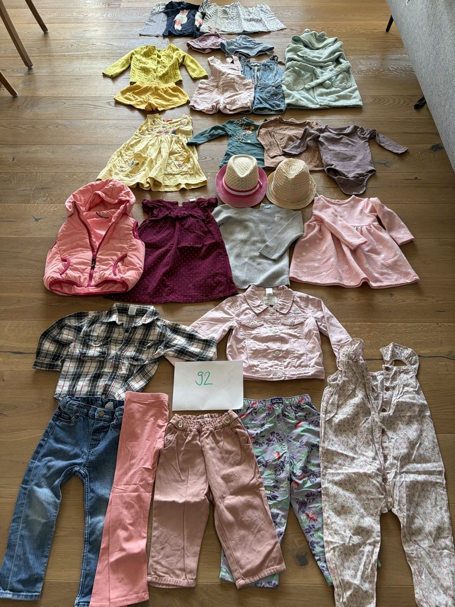 Kleiderpakete & -sets: Markenkleider Mädchen Grösse 92 div. – Gebraucht aus Nänikon von schtern 1