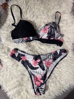 Bikini mit Blumenmuster, neuwertig, Grösse 75C / M