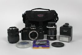 MINOLTA Kamera inklusive Objektiv, Blitzlicht und Tasche