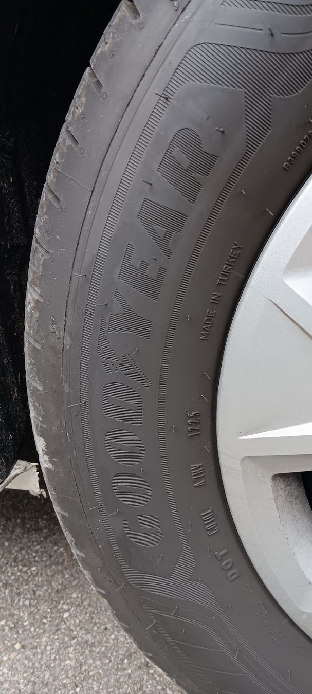 Goodyear Pneus & Kompletträder: GOODYEAR efficient grip cargo2 Reifen – Gebraucht aus Gwatt (Thun) von Manu814 2