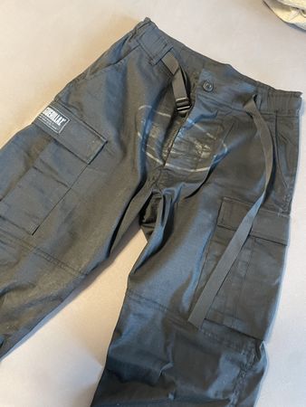 Corteiz Guerillaz Cargo Hosen Schwarz Grösse M guter Zustand