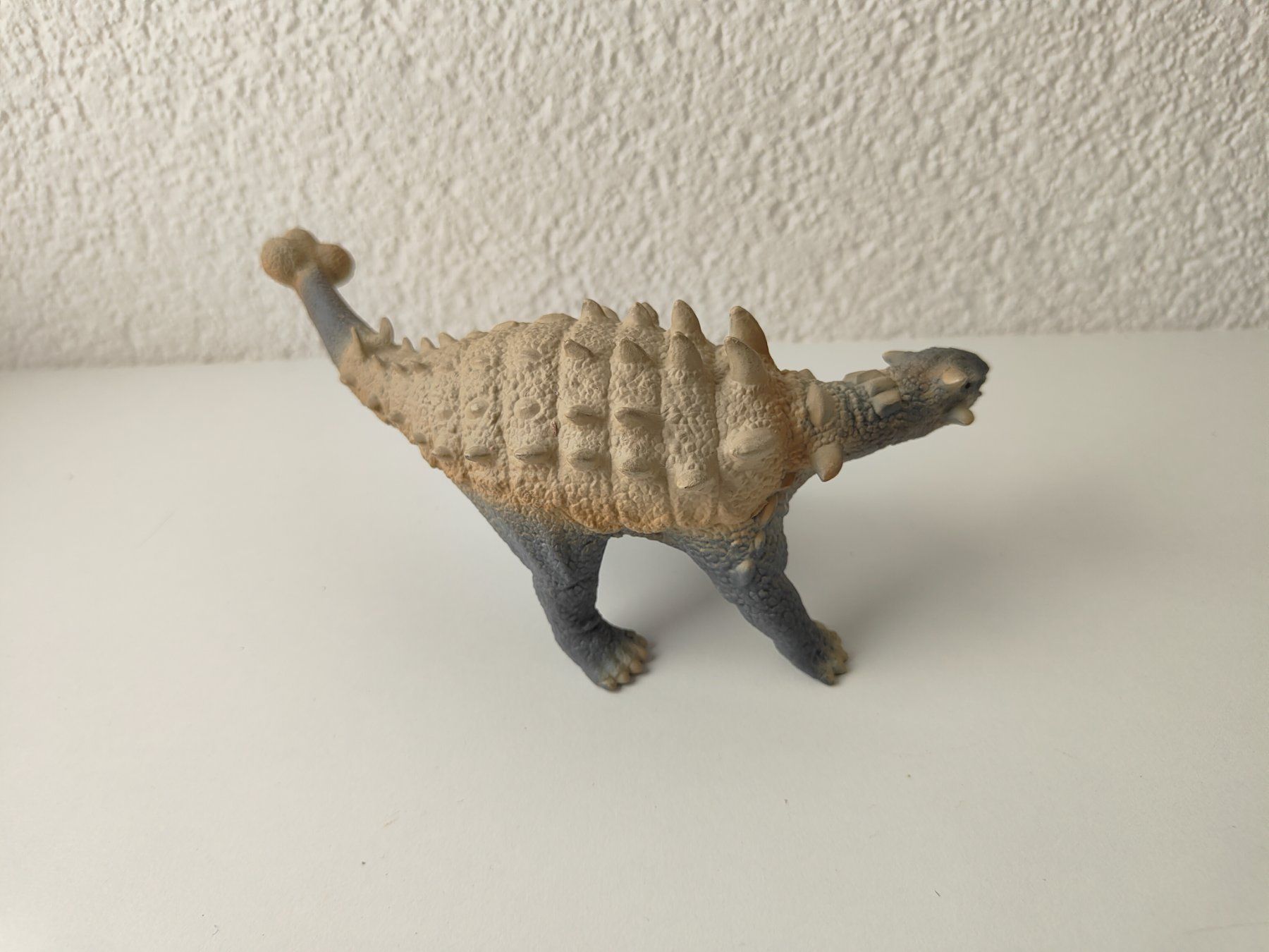 Schleich Statuette: Schleich Saichania Dinosaurier 1997 – Usato da Thalwil venduto da FigurenFreunde 1