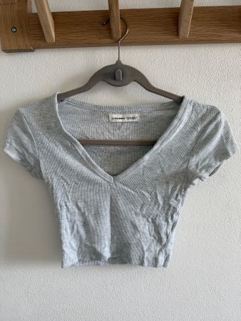 Pull and Bear Grey top