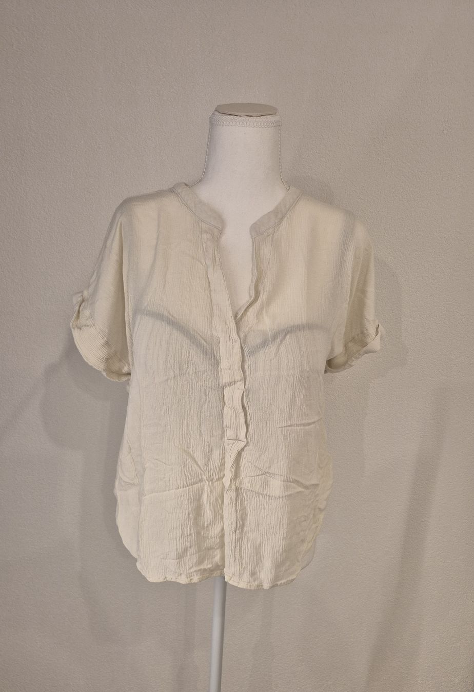 H&M Blusen: H&M Crinkle-Bluse, Gr. 40, Crème – Gebraucht aus La Neuveville von Vestiaire_2011