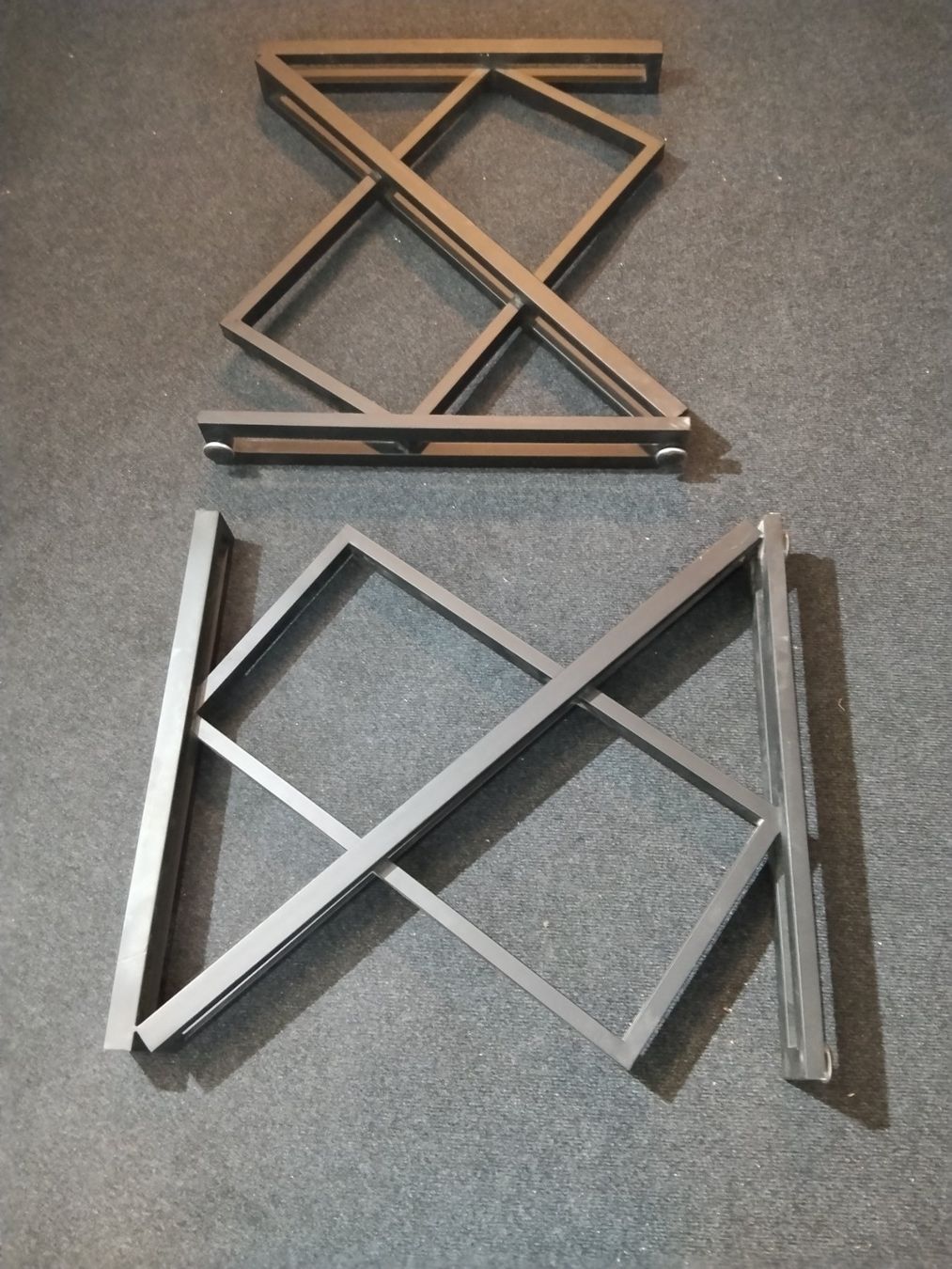 Sonstiges Mobiliar: Tischbeine – Neu (gemäss Beschreibung) aus Ruswil von mario21213 1
