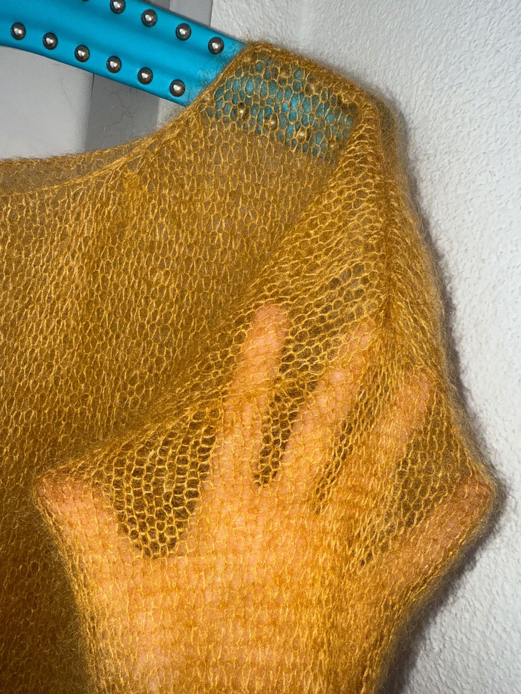Maglioni & Felpe: Leichter Pullover aus Kid-Mohair Handgestrickt . Neu. – Nuovo e nell'imballaggio originale da Buchrain venduto da nat_pl5p 9