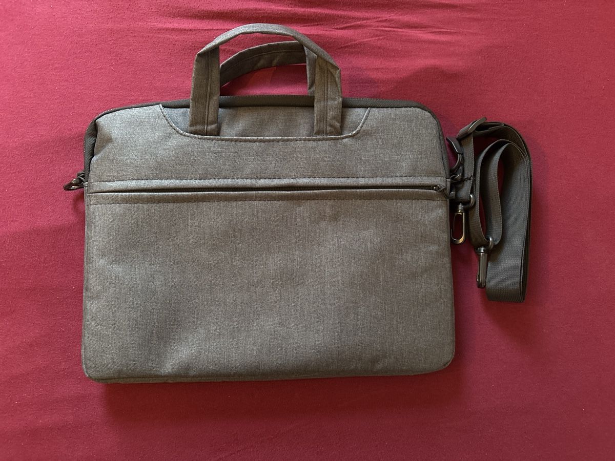 : Laptop Tasche Neu grau mit Tragegurt – Nuovo (secondo la descrizione) da Zürich venduto da zimtstern45