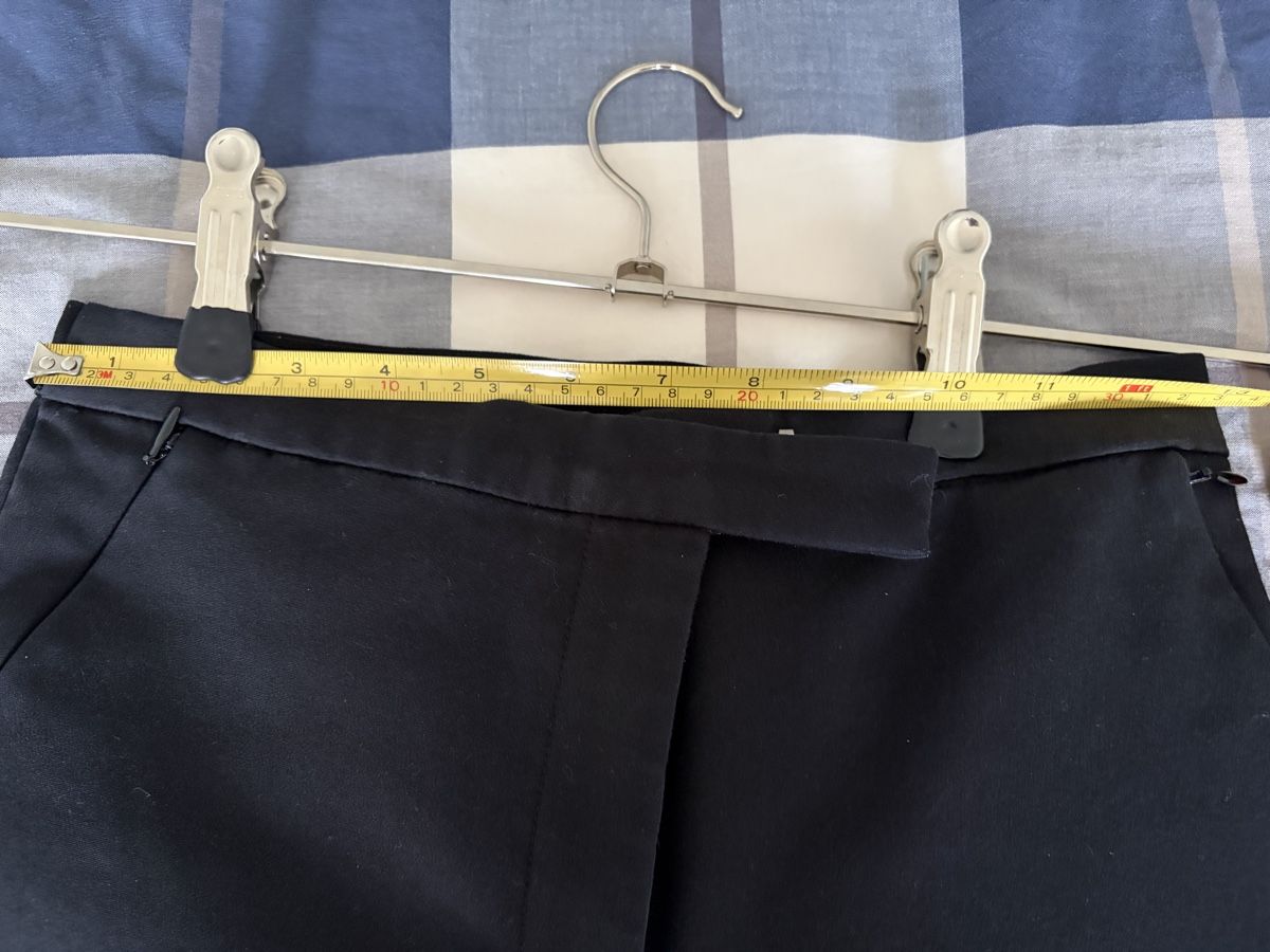 Cos Pantaloni: COS black trousers - size 34 – Usato da Zug venduto da digalvao 3