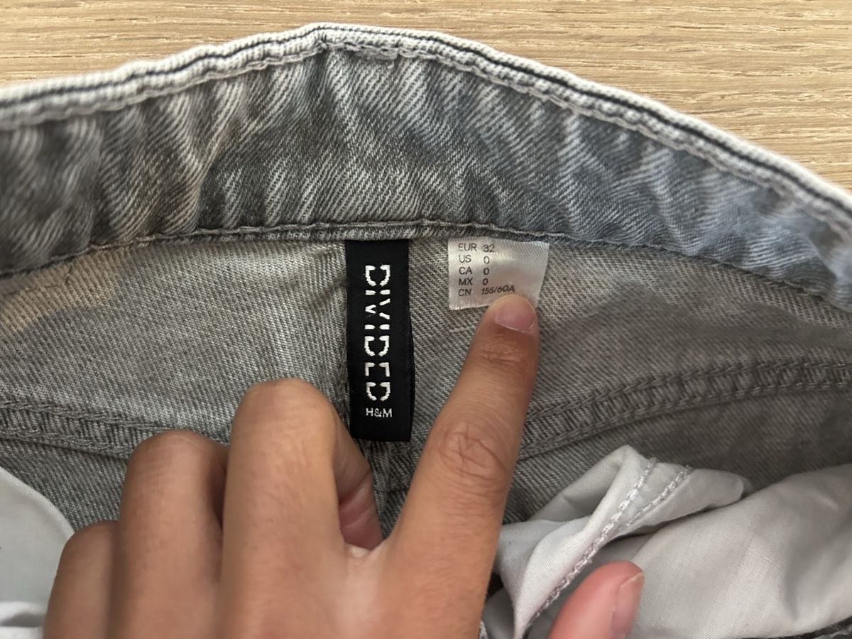 H&M Jeans: H&M Wide Leg Jeans Grösse 32 – Usato da Niederhelfenschwil venduto da aur_ms6f 2
